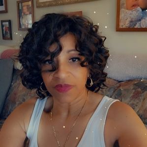 Meet your Posher, Myriam